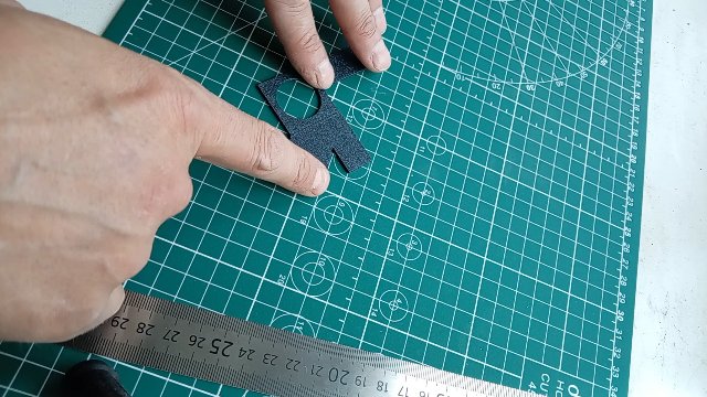 Собери девочку в платке 🧩